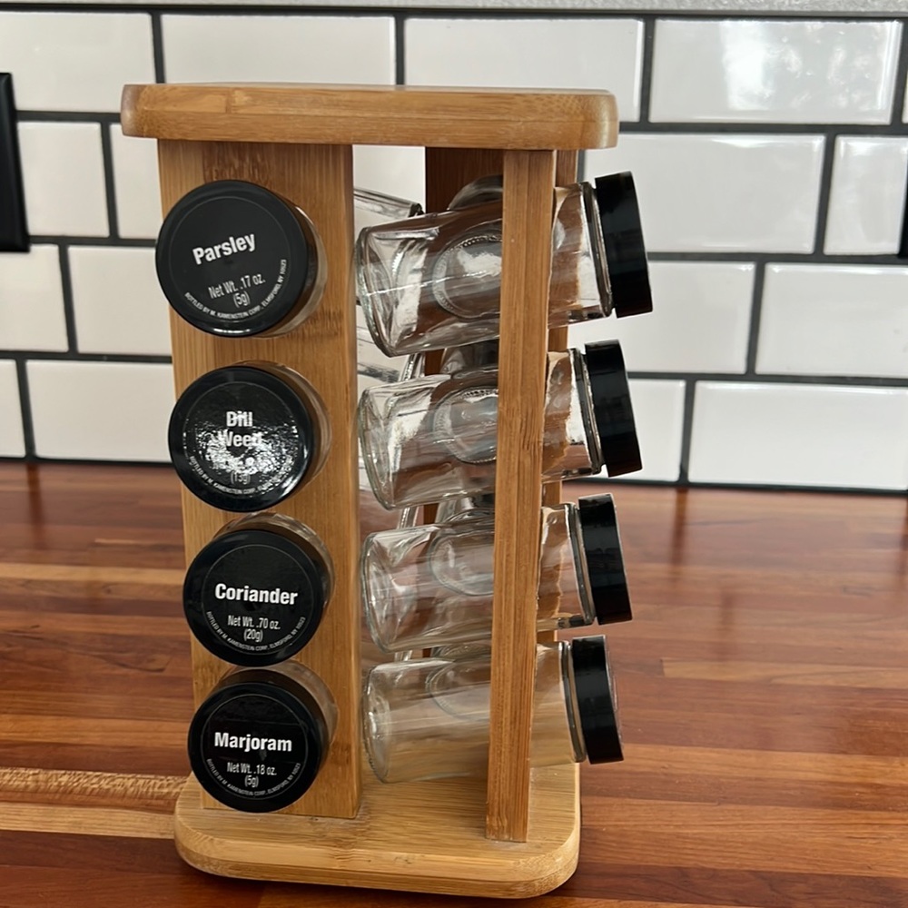 Spinning spice rack